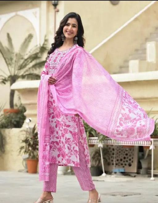 Women Printed Kurta and Pant Set With Dupatta