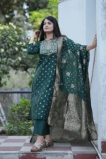 Women's Bottle Green Art Cotton Kurta Set with Intricate Zari Embroidery & Woven Dupatta - Image 4