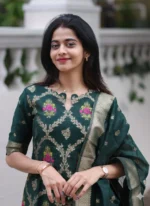 Elegant Bottle Green Jacquard Kurta Set with Woven Dupatta - Image 4