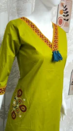 Ethnic Dhabbu Cotton 2-Piece Set with Intricate Border & Side-Work - Image 3