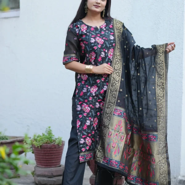 Elegant Black Jacquard Work Suit Set
