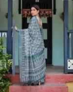 Deep Teal & Indigo Linen  Saree with Traditional Motif Print - Image 5
